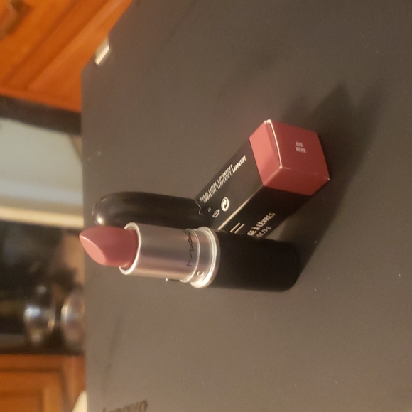 MAC Matte Lipstick - Picture 3 of 4